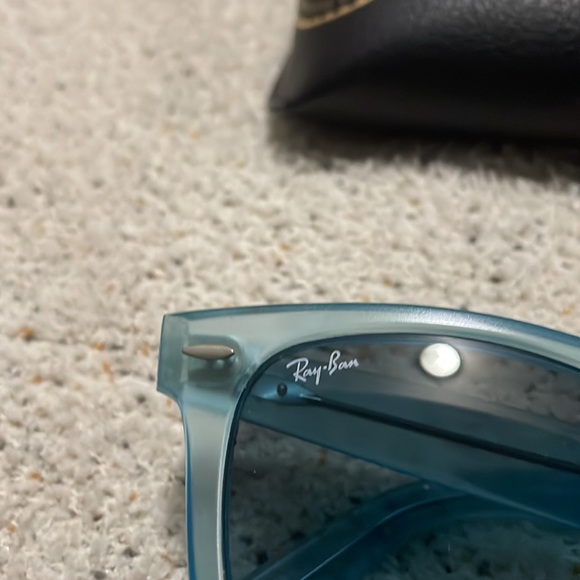 Rayban blue sunglasses with case - Picture 3 of 5